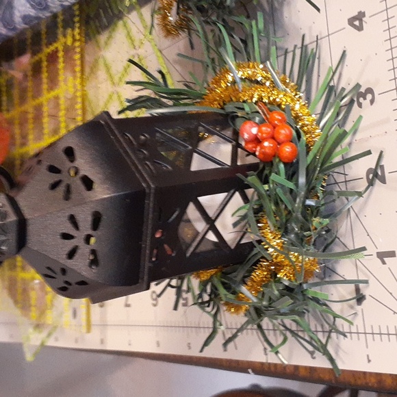 Christmas Decor 2 small plastic battery operated lanterns. - Picture 2 of 2